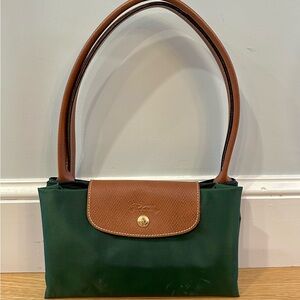 Longchamp Large Le Pliage Tote in dark green in good condition!
